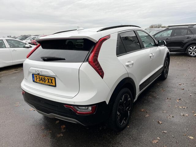 KIA e-Niro EV DynamicPlusLine 64.8 kWh Schuif/kanteldak, Navigatie, Dodehoekdetectie, Lederen bekleding, Stoel- & Stuurwielverwarming, Parkeersensoren voor & achter, BTW-auto, Elektrische achterklep