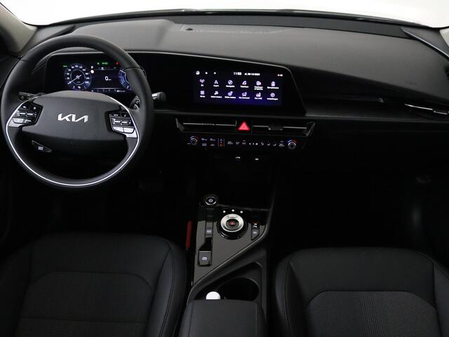 KIA e-Niro EV DynamicLine 64.8 kWh | Apple Carplay/Android Auto | Achteruitrij camera | Sfeerverlichting | Beschikbaar per 10-01-2025
