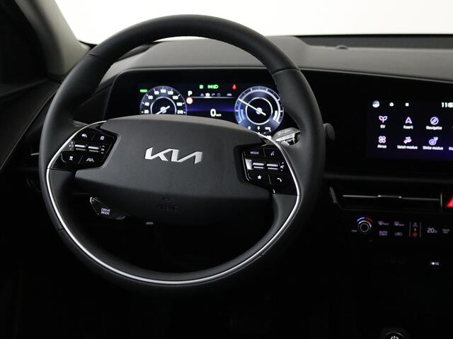 KIA e-Niro EV DynamicLine 64.8 kWh | Apple Carplay/Android Auto | Achteruitrij camera | Sfeerverlichting | Beschikbaar per 10-01-2025