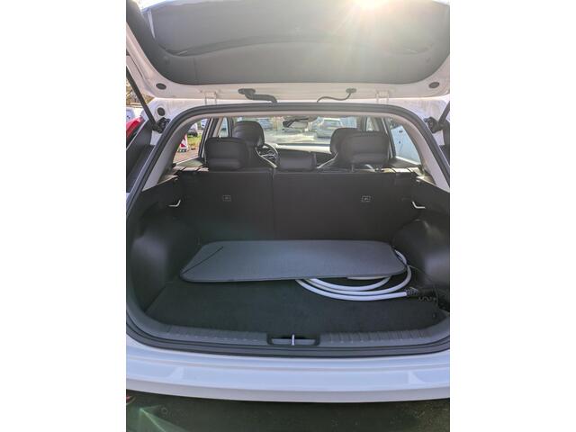 KIA e-Niro EV DynamicLine 64.8 kWh 3 Fase laden | Navigatie | Cruise control Adaptieve | Climate controle | Apple carplay -Android auto