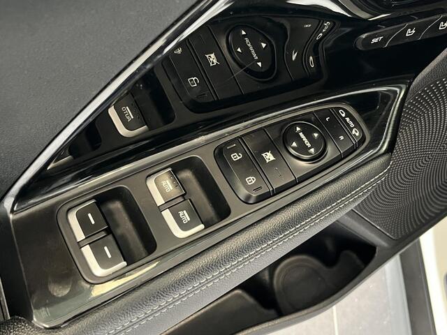 KIA e-Niro ExecutiveLine 64 kWh Elektrisch Verstelbare Bestuurderstoel, Adaptieve Cruisecontrol, JBL geluidsinstallatie, Stoelverkoeling en Verwarming, Carplay en Android Auto