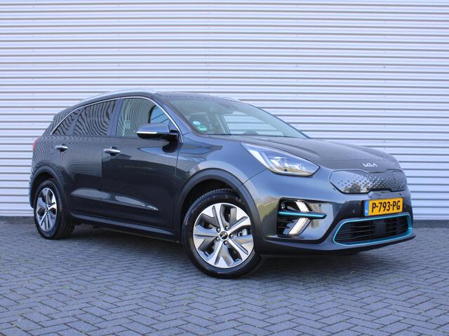 KIA e-Niro DynamicPlusLine 64 kWh | Trekhaak | Schuif-/kanteldak | 3 Fase | Stuur-/stoelverwarming | Camera | Cruise adapt. | 17" LM | Clima | BTW auto |