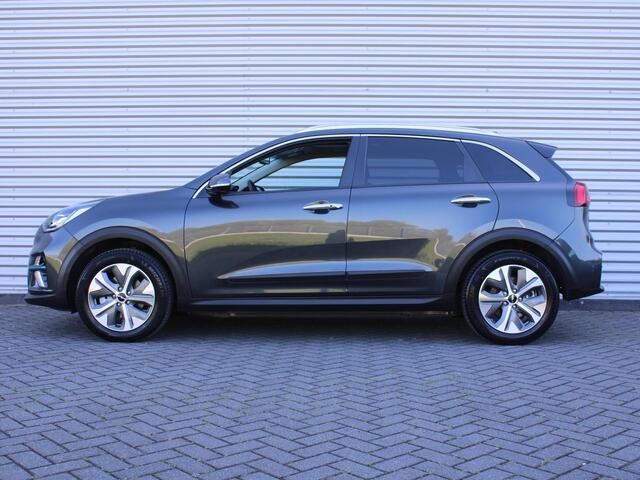 KIA e-Niro DynamicPlusLine 64 kWh | Trekhaak | Schuif-/kanteldak | 3 Fase | Stuur-/stoelverwarming | Camera | Cruise adapt. | 17" LM | Clima | BTW auto |