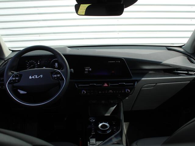 KIA e-Niro EV Light Advanced 64.8 kWh | Cargo uitvoering | Stuur-/stoelverwarming | Camera | Cruise adapt. | 17" LM | Clima |