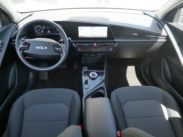 KIA e-Niro EV Light Edition 64.8 kWh | Navigatie | Achteruitrijcamera | Airco | Cruise control Adaptief |