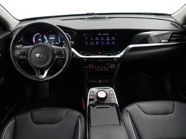 KIA e-Niro ExecutiveLine 64 kWh Aut- Stoelventilatie, Stuur/Stoelverwarming, JBL Audio, Memory, Carplay, Android Auto