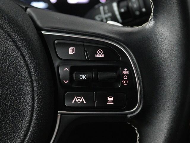 KIA e-Niro DynamicLine 64 kWh | Camera | Stoelverwarming | Adaptive Cruise Control | Nederlandse Auto | NAP |