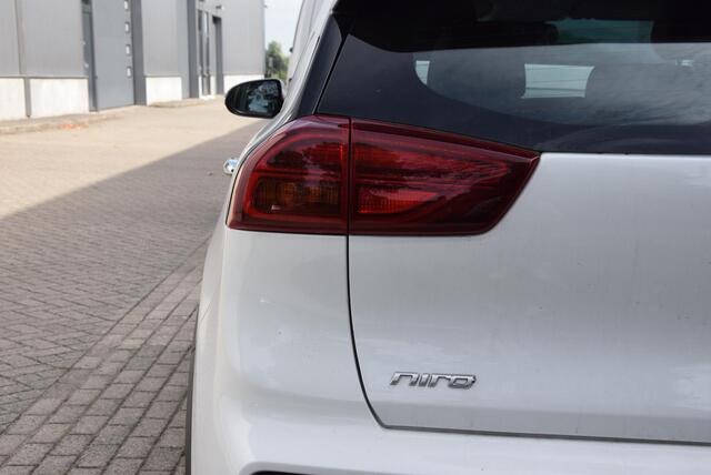 KIA e-Niro DynamicLine 64 kWh | Dealer onderhouden | Kia-garantie | 150KW - 3 fase |