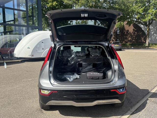 KIA e-Niro EV E-Niro AIR 64kWh VAN:43.990,- VOOR: 34.877,- UW HERSFTVOORDEEL: 9.013,- EURO BETREFT NIEUWE AUTO! | KIA GARANTIE VOLLEDIG | ELECTR BEST. STOEL | DODE HOEK | ETC.