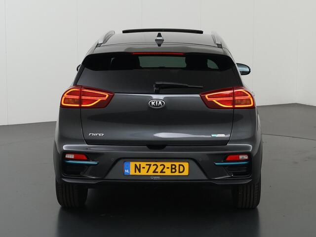 KIA e-Niro ExecutiveLine 64 kWh | Panoramadak | Lederen Bekleding | JBL Audio | Dodehoekdetectie | Stoel/Stuurwielverwarming | Stoelventilatie | Elektrisch bedienbare bestuurdersstoel met geheugenfunctie