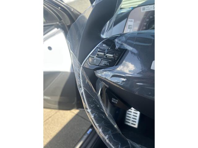 KIA e-Niro EV ExecutiveLine 64.8 kWh ACHTERUITRIJCAMERA / LED / NAVIGATIE / KEYLESS