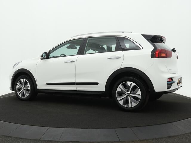 KIA e-Niro DynamicLine 39.2kWh - SOH 97,2% - Apple CarPlay/Android Auto - Achteruitrijcamera - Cruise Control - Navigatie - Climate Control - Fabrieksgarantie tot 05-2028