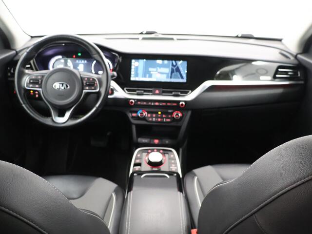 KIA e-Niro DynamicLine 64 kWh | Trekhaak | Adaptieve Cruise Control | Navigatie | Parkeercamera | Climate Control |