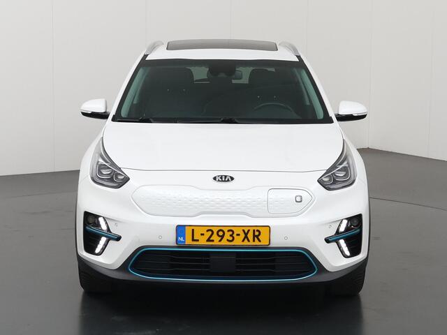 KIA e-Niro DynamicPlusLine 64 kWh | Trekhaak | Panoramadak | Stoel/Stuurwielverwarming | Adaptieve Cruise Control | Keyless Go | LED Koplampen |