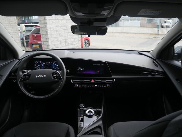 KIA e-Niro EV Light Edition 64.8 kWh | Climate Control | Cruise | Camera | Navigatie |