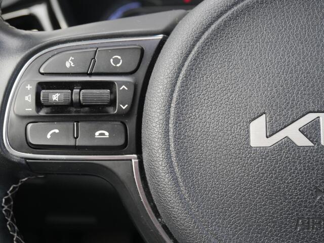 KIA e-Niro DynamicPlusLine 64 kWh | Cruise | Clima | Carplay | Navi | Stoel-stuurverwarming | Schuif-kanteldak |