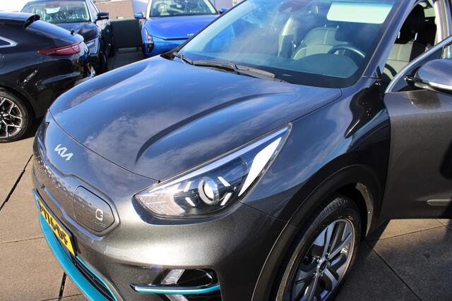 KIA e-Niro ExecutiveLine 64 kWh Leder / Stuur+Stoel Verwarming / Schuifdak / Trekhaak