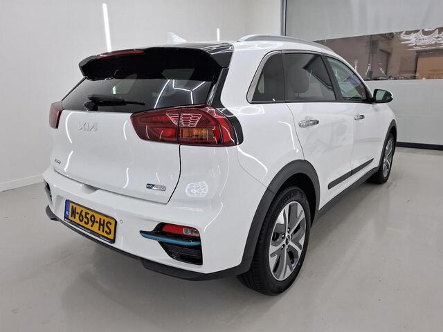 KIA e-Niro DYNAMICPLUSLINE 64 KWH I 3 FASE LADEN I 100% SOH I SCHUIF/KANTELDAK I APPLE CARPLAY