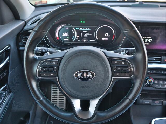 KIA e-Niro ExecutiveLine 64 kWh | Cruise Control Adaptief | Trekhaak | Camera | Leder | Stoelverwarming | Tot 10Jr. Kia-Garantie |