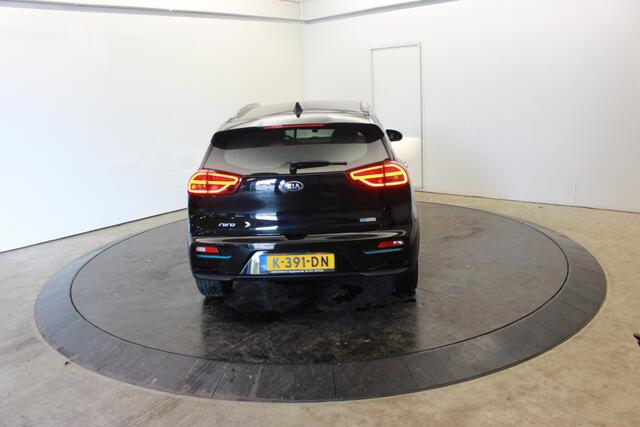 KIA e-Niro DynamicLine 64 kWh 100% SOH Cam Key Less Navi 3-Fase Winterpack