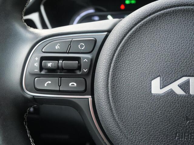 KIA e-Niro DynamicPlusLine 64 kWh | Trekhaak | Cruise | Clima | Camera | Carplay | Keyless | Navi | Stoel-stuurverwarming |