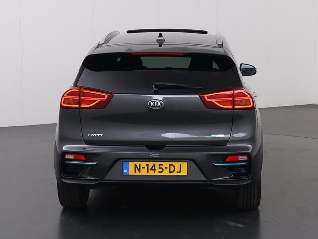 KIA e-Niro ExecutiveLine 64 kWh | Panoramadak | Lederen Bekleding | JBL Audio | Dodehoekdetectie | Stoel/Stuurwielverwarming | Stoelventilatie | Elektrisch bedienbare bestuurdersstoel met geheugenfunctie