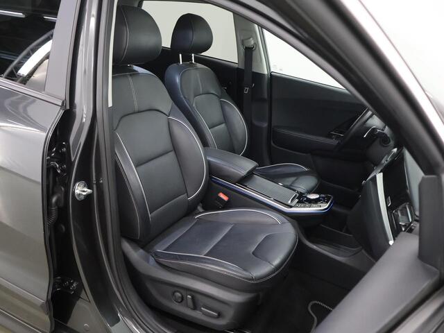 KIA e-Niro ExecutiveLine 64 kWh | Panoramadak | Lederen Bekleding | JBL Audio | Dodehoekdetectie | Stoel/Stuurwielverwarming | Stoelventilatie | Elektrisch bedienbare bestuurdersstoel met geheugenfunctie