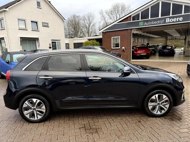 KIA e-Niro ExecutiveLine 64 kWh 3-Fase, Trekhaak, Leer, Camera, Stoel/Stuur Verwarming