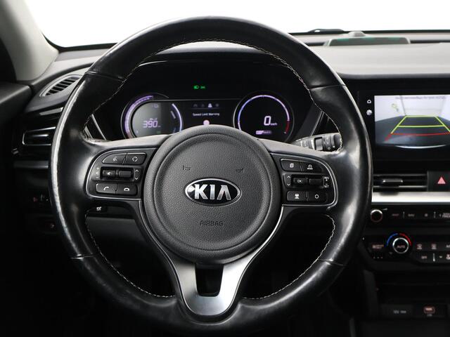 KIA e-Niro ExecutiveLine 64 kWh | SoH 98% | Automaat | Adaptive cruise control | Apple Carplay-Androidauto | Achteruitrijcamera |