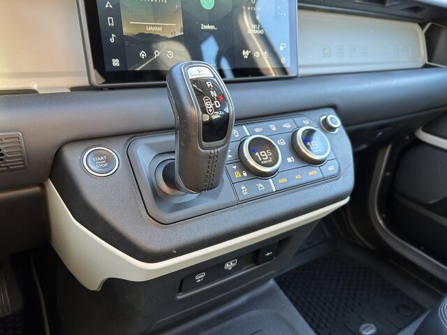 Land Rover DEFENDER 3.0 D250 6-cil. AWD 110 HSE - Commercial | Grijs kenteken - Prijs is excl. BTW | 22" velgen | Elektr. trekhaak tot 3.500kg |