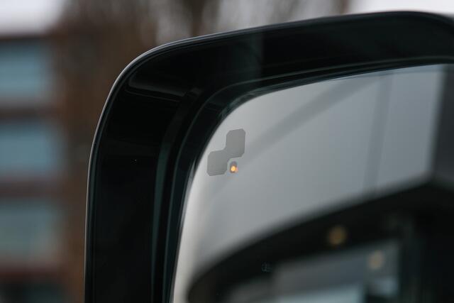 Land Rover DEFENDER 2.0 P300e 110 X-Dynamic HSE / Cold Climate Pack / Uitklapbare trekhaak