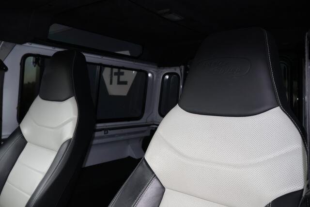 Land Rover DEFENDER 2.2 D SW 90 Adventure Limited Edition | LED KOPLAMPEN | UNIEKE BODEMBESCHERMINGSPLATEN AF FABRIEK | YULONG WHITE PREMIUM METALLIC | BTW VRIJ |