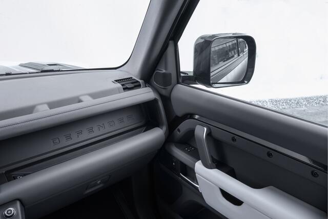 Land Rover DEFENDER 110 Urban 2.0 P300e 110 HSE X-Dynamic Xpel PPF Jumpseat