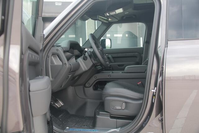 Land Rover DEFENDER 110 P635 OCTA