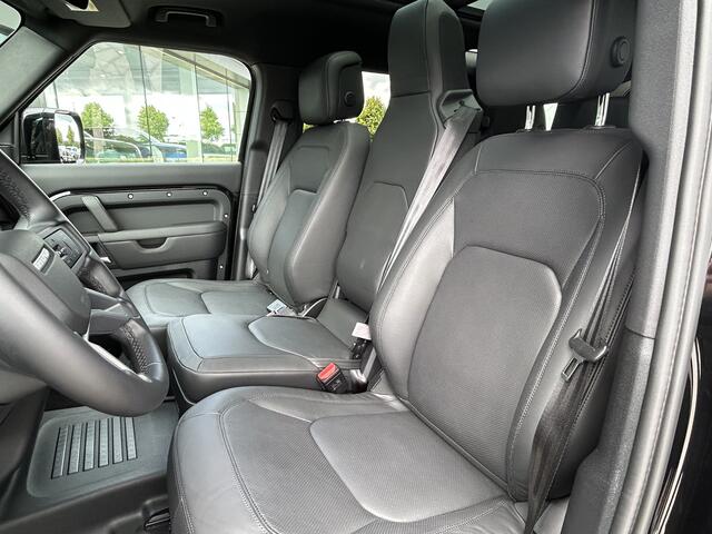 Land Rover DEFENDER 110 P300e 110 X-Dynamic HSE | Matzwarte protective film | Zeer compleet | Elektr. trekhaak tot 3.000kg |