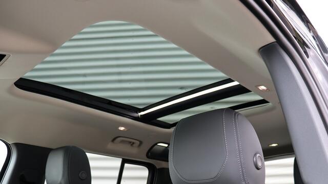 Land Rover DEFENDER 110 P400e 110 X-Dynamic SE | Urban Automotive | Meridian | Panoramadak | Black Exterior Pack