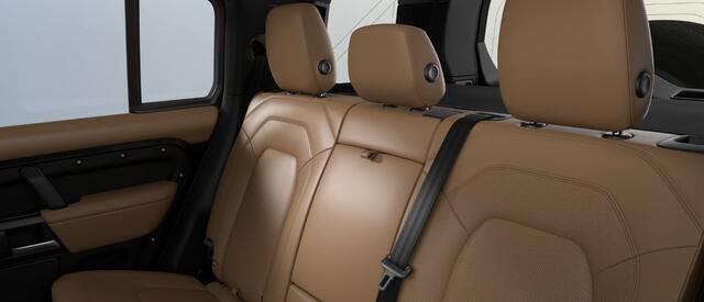 Land Rover DEFENDER 2.0 P300e 110 X-Dynamic SE