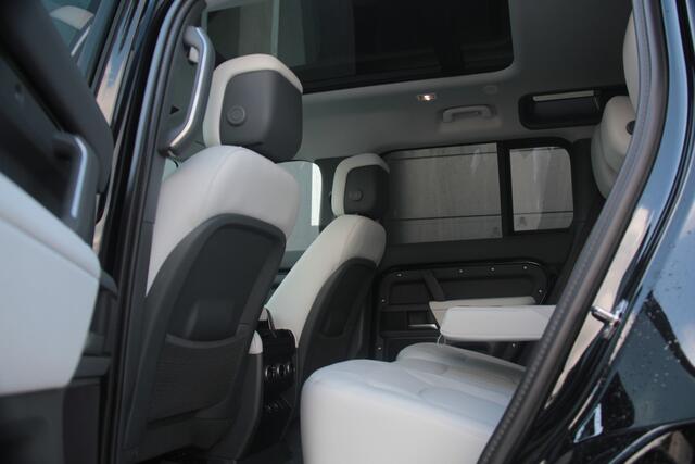 Land Rover DEFENDER 110 2.0 P300e 110 X-Dynamic HSE