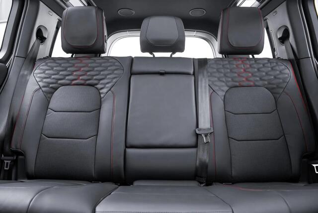 Land Rover DEFENDER V8 | Urban XRS 1/25 | Pano | Elektrische stoelen | 23 inch velgen | Stuurverwarming | 360 camera |