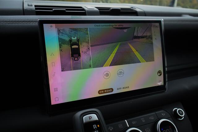 Land Rover DEFENDER 110 P300e 110 X-Dynamic SE | URBAN | ADAPTIVE CRUISE | 360 CAMERA | PANORAMADAK | VOORRUITVERWARMING | MERIDIAN | ELEKTRISCHE STOELEN | STUURVERWARMING |