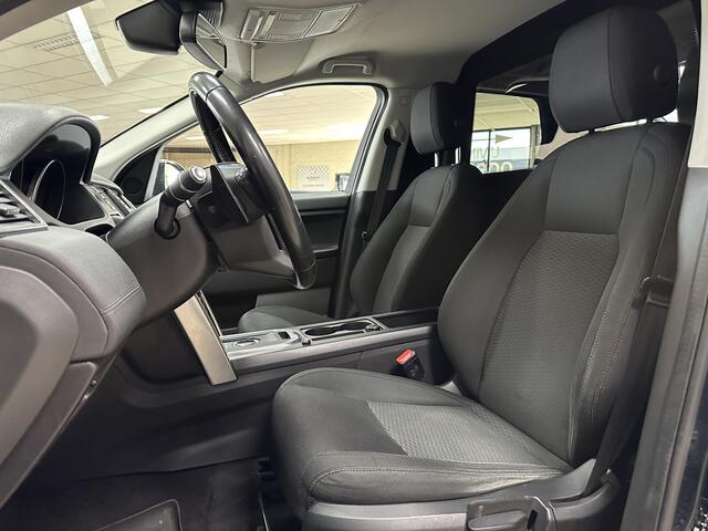 Land Rover DISCOVERY SPORT 2.0 TD4 SE/ Automaat!/ Trekhaak/ Lane-Assist./ Navi/ Clima/ Cruise/ Elek. pakket/ Bluetooth/ Multi. LEDER. Stuur/ 17'' LMV/ Extra getint glas/ PDC.