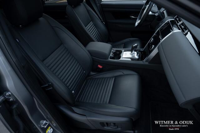 Land Rover DISCOVERY SPORT P300e 21.600km black-pack