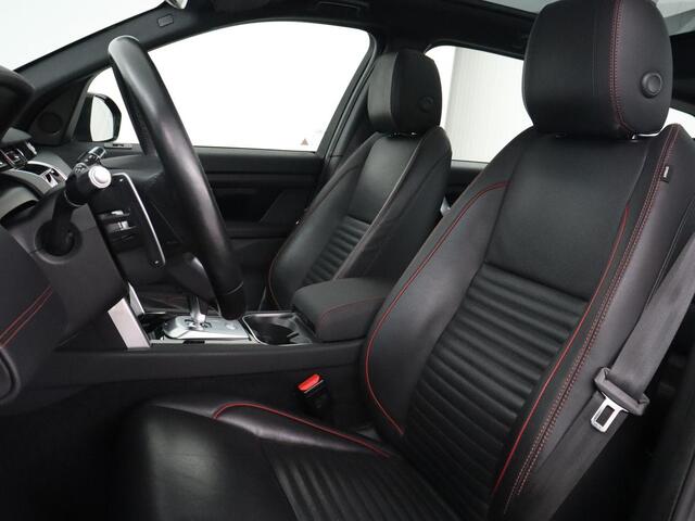 Land Rover DISCOVERY SPORT P300e 1.5 R-Dynamic SE | Panoramadak | Leder | Trekhaak | 360 Camera | Stoelverwarming | Carplay | Full LED | Stuurverwarming | Navigatie | PHEV | Plug In