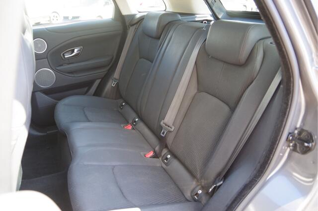 Land Rover RANGE ROVER EVOQUE 2.0 eD4 Urban Series Pure EURO6, 150PK, PANODAK, TREKHAAK, CAMERA, NAVI, CRUISE, CLIMA, PARKEERSENSOREN, LANE ASSIST