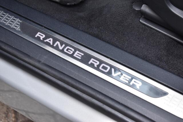 Land Rover RANGE ROVER EVOQUE 2.0 P250 AWD R-Dynamic First Edition | TREKHAAK | MERIDIAN | HUD | STUUR/STOELVERWARMING | PANORAMADAK | LEDER | ADAPT. CRUISE CONTROL | CAMERA | CLIMATE CONTROL | PDC | LMV