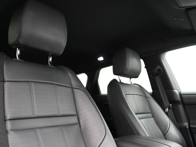 Land Rover RANGE ROVER EVOQUE P300e AWD R-Dynamic HSE Plug in Hybrid 300pk Dealer O.H PHEV | Trekhaak | 360 Camera | Adaptive Cruise | Lederen Sportstoelen Memory & Verwarmd | Meridian Surround | Apple Carplay | Lane Assist | Keyless | Stuur Verwarmd | Bliss | Navigatie | DAB