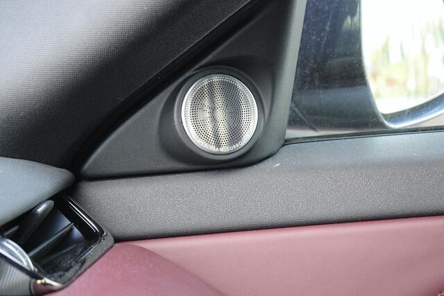 Land Rover RANGE ROVER EVOQUE 2.0 P200 AWD R-Dynamic HSE | VOL! | Meridian | Leer | Stuur- en Stoelverw.