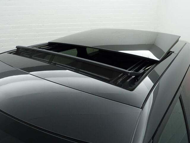 Land Rover RANGE ROVER EVOQUE 2.0 P200 AWD R-Dynamic HSE- Panoramadak, Sfeerverlichting, Memory, Meridian Audio, Dual View, Carplay