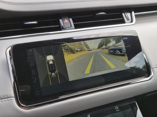 Land Rover RANGE ROVER EVOQUE 1.5 P300e AWD Autobiography PHEV Automaat / Glazen schuif- en kanteldak / Adaptief CC / Stoelventilatie voor / Meridian Audio Systeem / Stuur-, Stoel en Achterbankverwarming / Elektrische achterklep / Achteruitrijcamera /