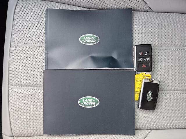 Land Rover RANGE ROVER EVOQUE 1.5 P300e AWD Autobiography PHEV Automaat / Glazen schuif- en kanteldak / Adaptief CC / Stoelventilatie voor / Meridian Audio Systeem / Stuur-, Stoel en Achterbankverwarming / Elektrische achterklep / Achteruitrijcamera /